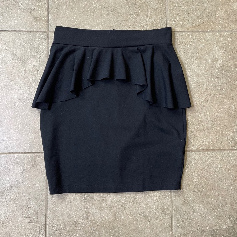 Bebe Black Mini Ruffle Accent Skirt